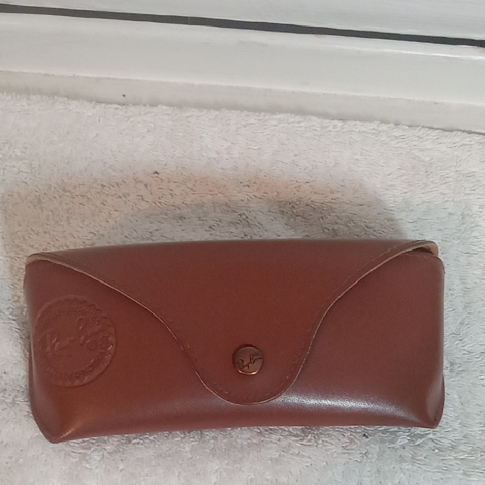 Ray-Ban Case